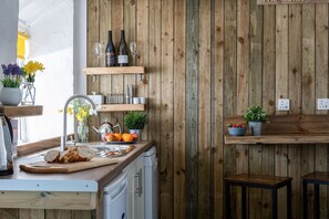 Kühlschrank, Geschirrspüler