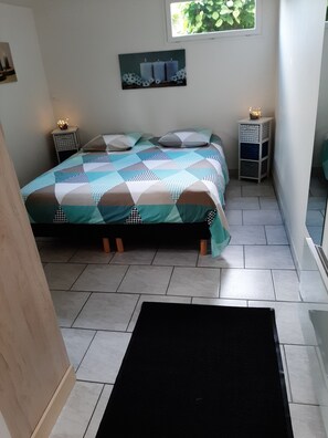 1 bedroom, free WiFi, bed sheets