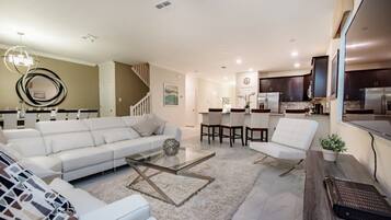 Villa, varias habitaciones | Área de sala de estar