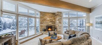 B11 Powder Run 2 Bedroom Condo by RedAwning