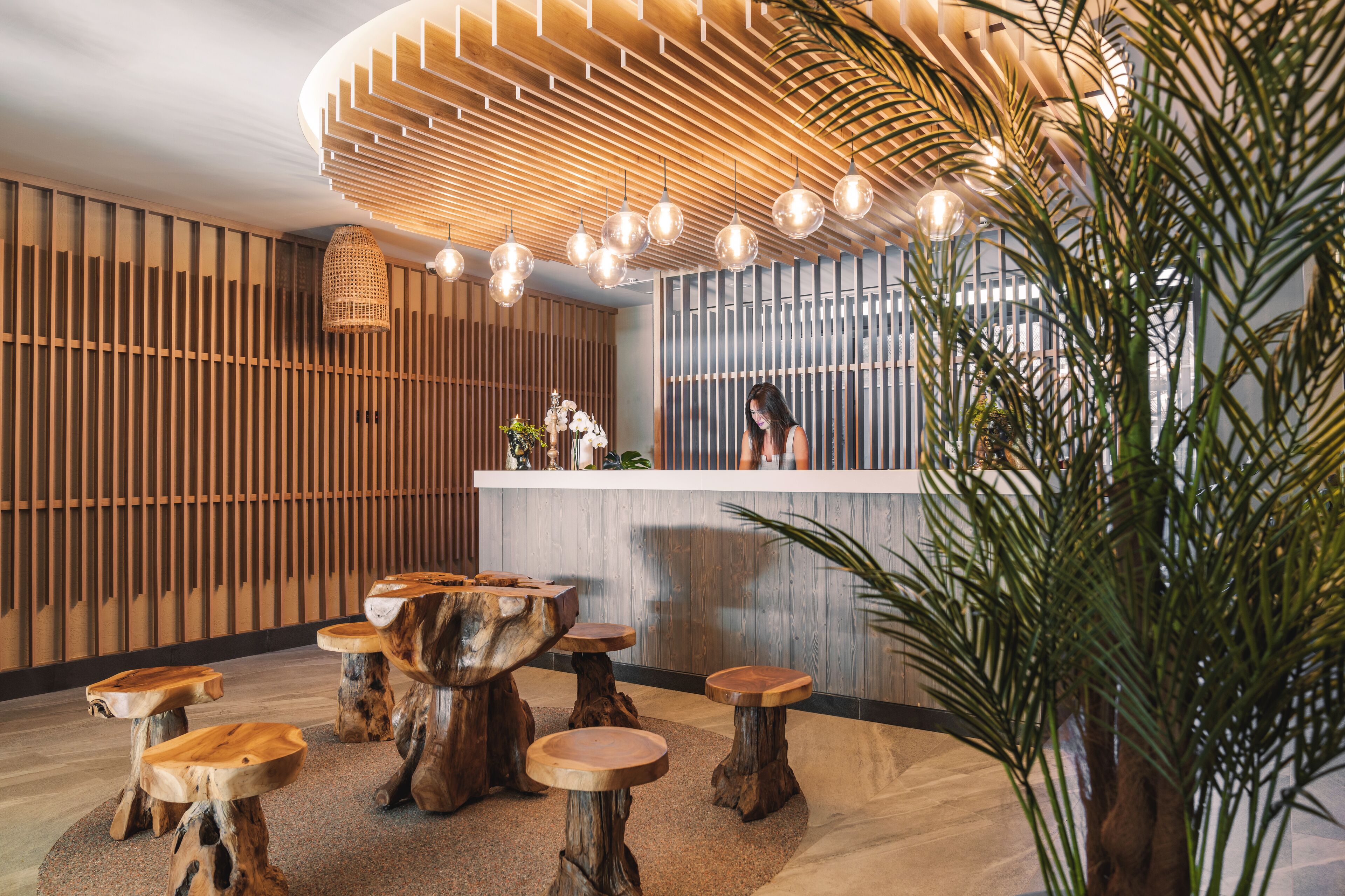 Sauna, hot tub, ruang uap, pemandian Turki/hammam, dan perawatan tubuh