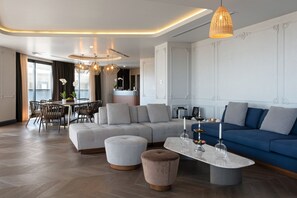 Unique Suite | منطقة المعيشة | تلفزيون ذكي