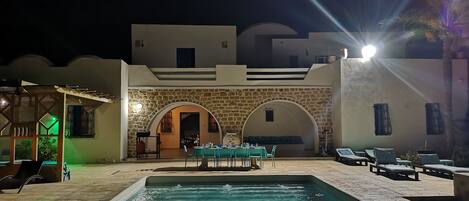 Piscina coperta, piscina all'aperto