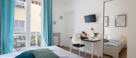 Executive Room | Individually decorated, individually furnished, desk, laptop workspace