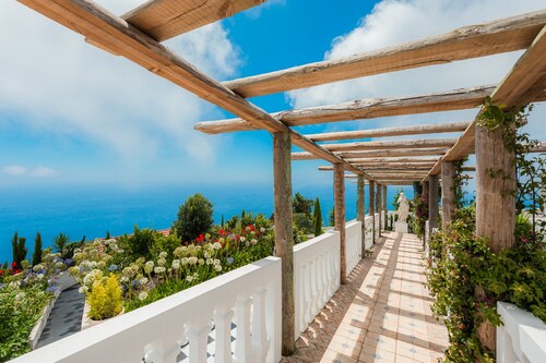 Blue Sea Tower, Luxury Villa, Private Heated Pool and Gardens. Superb Ocean view