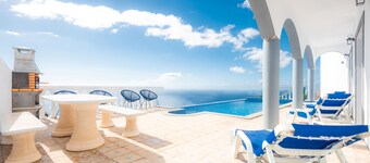Blue Sea Tower, Luxury Character Villa, Private Heated Pool. Superb Ocean view