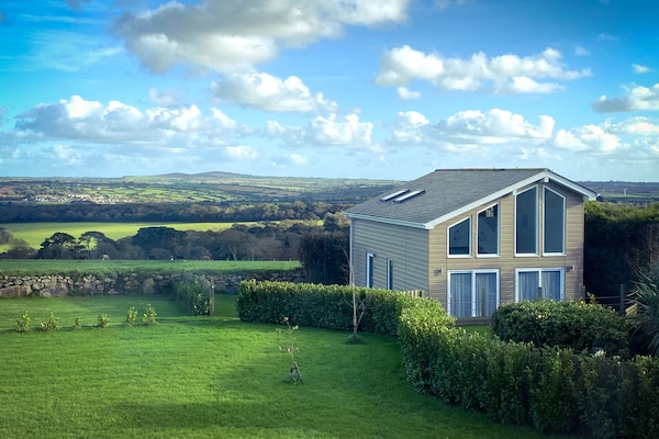 Beautiful hilltop setting overlooking the tidal estuary at Hayle.
