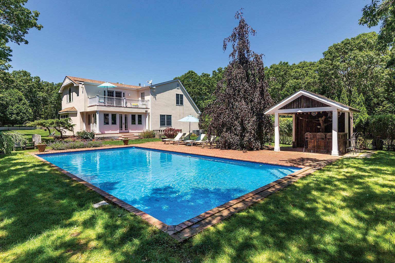 Charming Hamptons Retreat with Pool