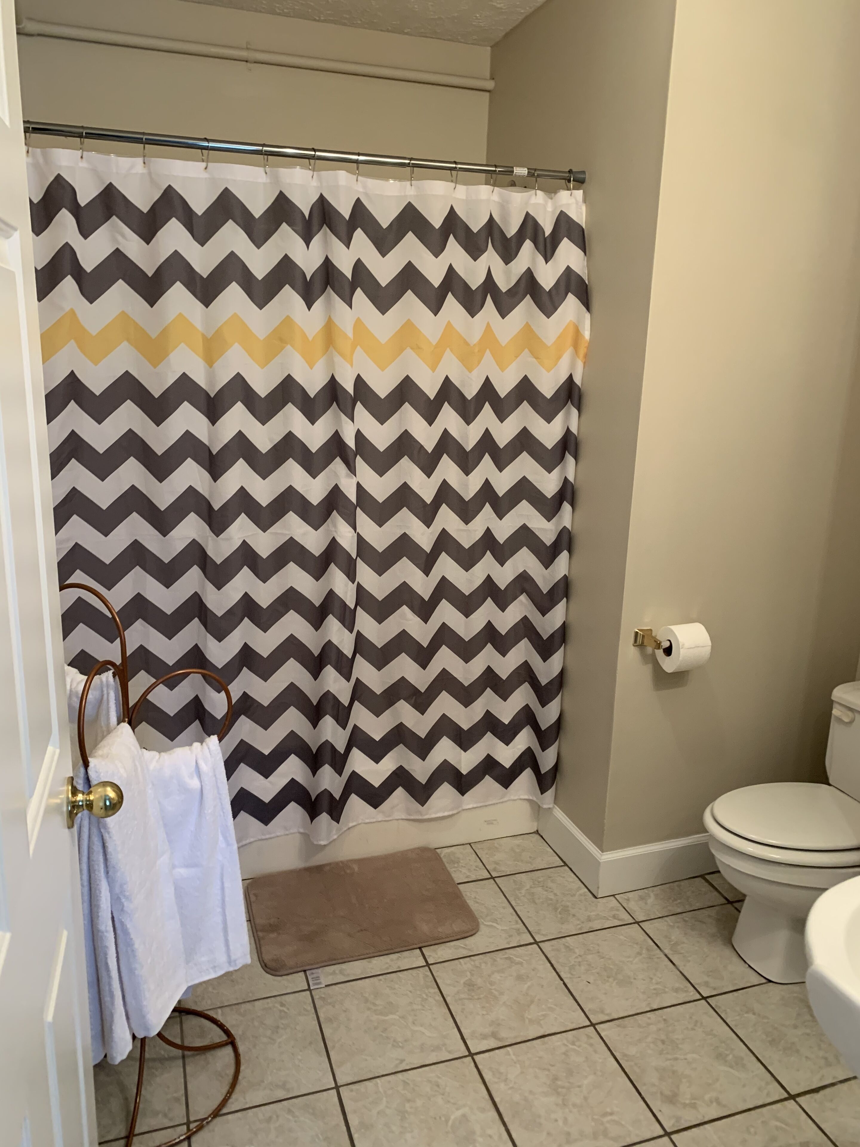 Large Private Room & Bathroom