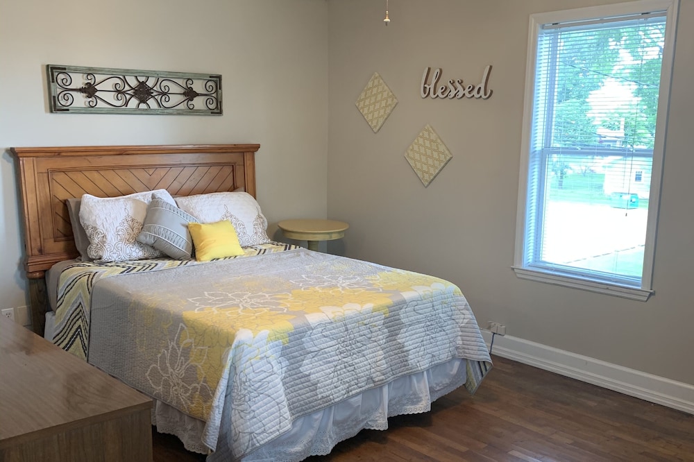 Large Private Room & Bathroom