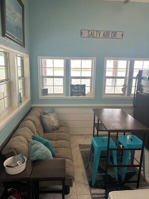 Interior - "Pogue Life" Intercoastal Fishing Camp with boat lift Sargent, Texas (Sargent)