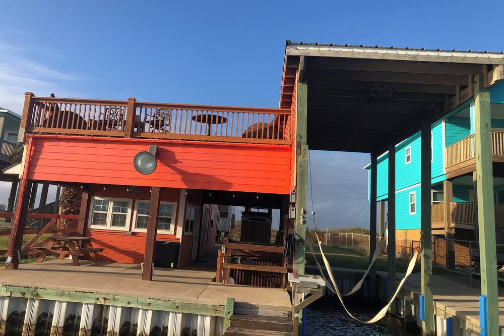 Matagorda Airbnb & Cheap Cabin Rentals from 39 AirCabins