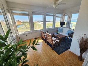 Smart TV, fireplace - Sunset View- Waterfront with 40' Pier & Dock (Chincoteague)