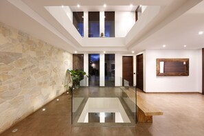 Interior - Luxury Villa w/ jacuzzi, pool, golf and sea view.Sleeps up to 21pax (Benahavis)