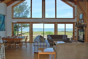 TV, books - Sunsinger at Chincoteague (Chincoteague)