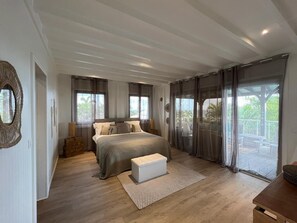 7 bedrooms, iron/ironing board, travel cot, WiFi