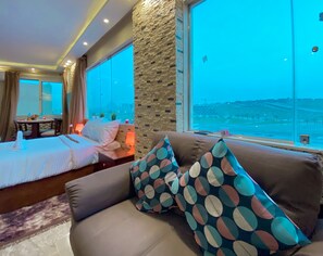 3 bedrooms, WiFi, bed sheets
