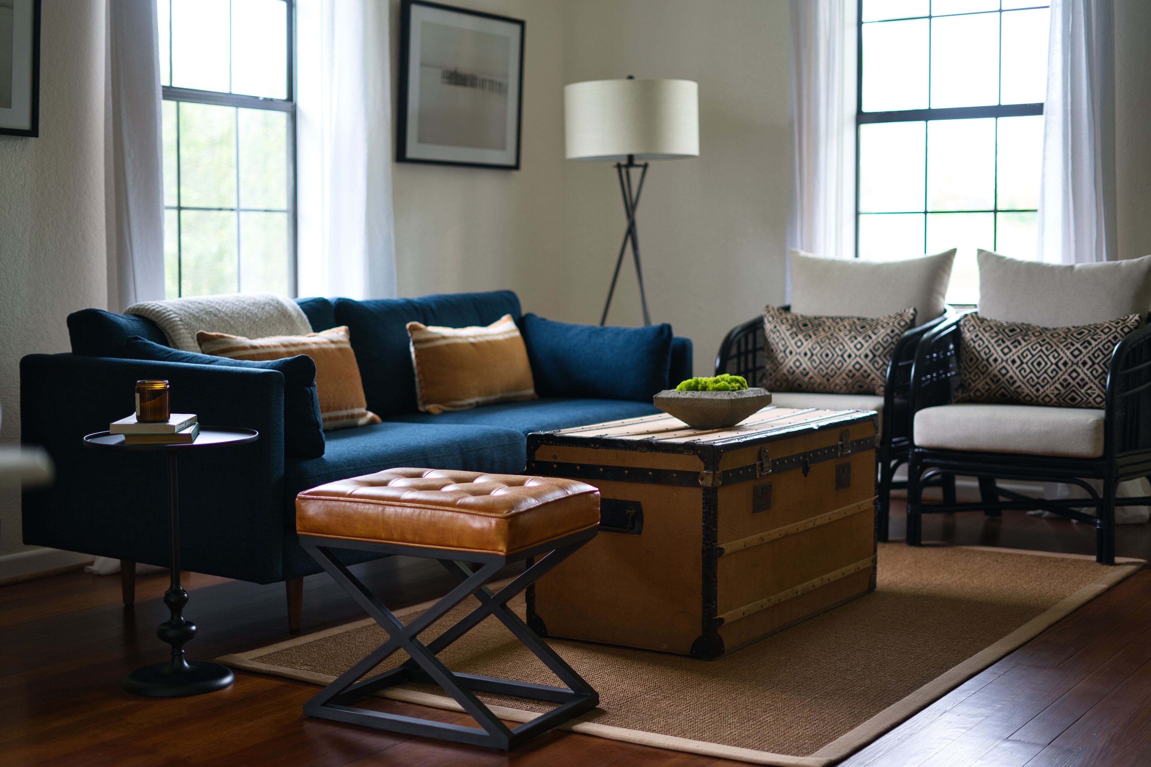 Een smart-tv en boeken