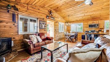 TV connectée, cheminée, lecteur de DVD