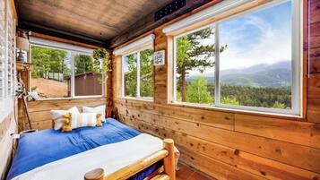 1 bedroom, in-room safe, WiFi, bed sheets