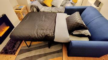 House | 2 bedrooms, iron/ironing board, free WiFi, bed sheets