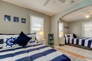 2 habitaciones, tabla de planchar con plancha y cuna de viaje 