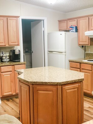 المنشأة من الداخل