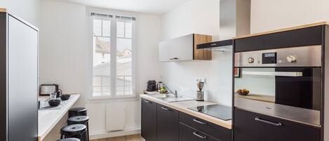 Fridge, microwave, oven, dishwasher