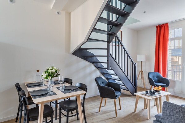 Dining - Hostin'Malo 3G - Duplex T4 75m² neuf au cœur de Saint Malo (Saint-Malo)