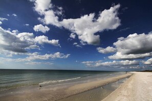 En la playa