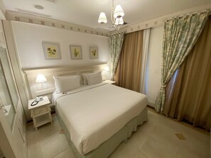 In-room safe, free WiFi, bed sheets