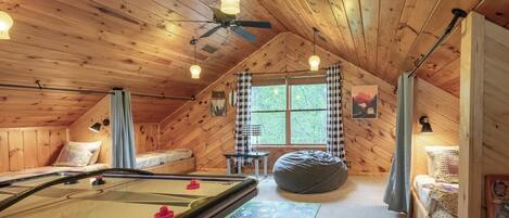 5 bedrooms, iron/ironing board, travel cot, free WiFi