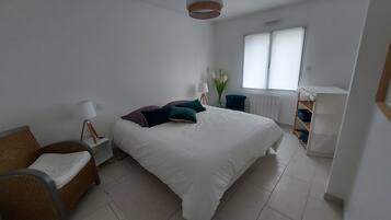 3 chambres, fer et planche Ă repasser, Wi-Fi gratuit, draps fournis