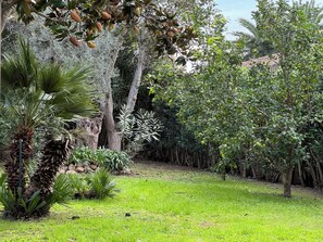 Property grounds - Spacious villa with private pool max 14 people near the beach (bompas)