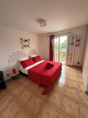 5 bedrooms, iron/ironing board, free WiFi, bed sheets - Spacious villa with private pool max 14 people near the beach (bompas)