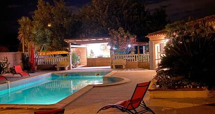 Spacieuse villa avec piscine privée max 14 pers proche plage