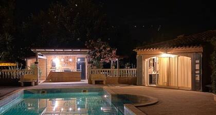 Spacieuse villa avec piscine privée max 14 pers proche plage