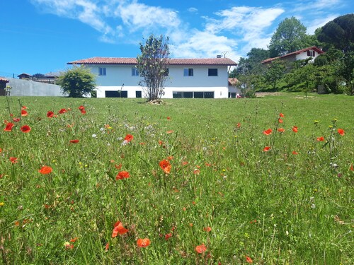 Villa Très Proche de Tout et au Calme