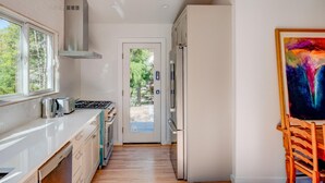 Unclassified image, 4 of 22, button - Elegant in East Hampton (East Hampton)