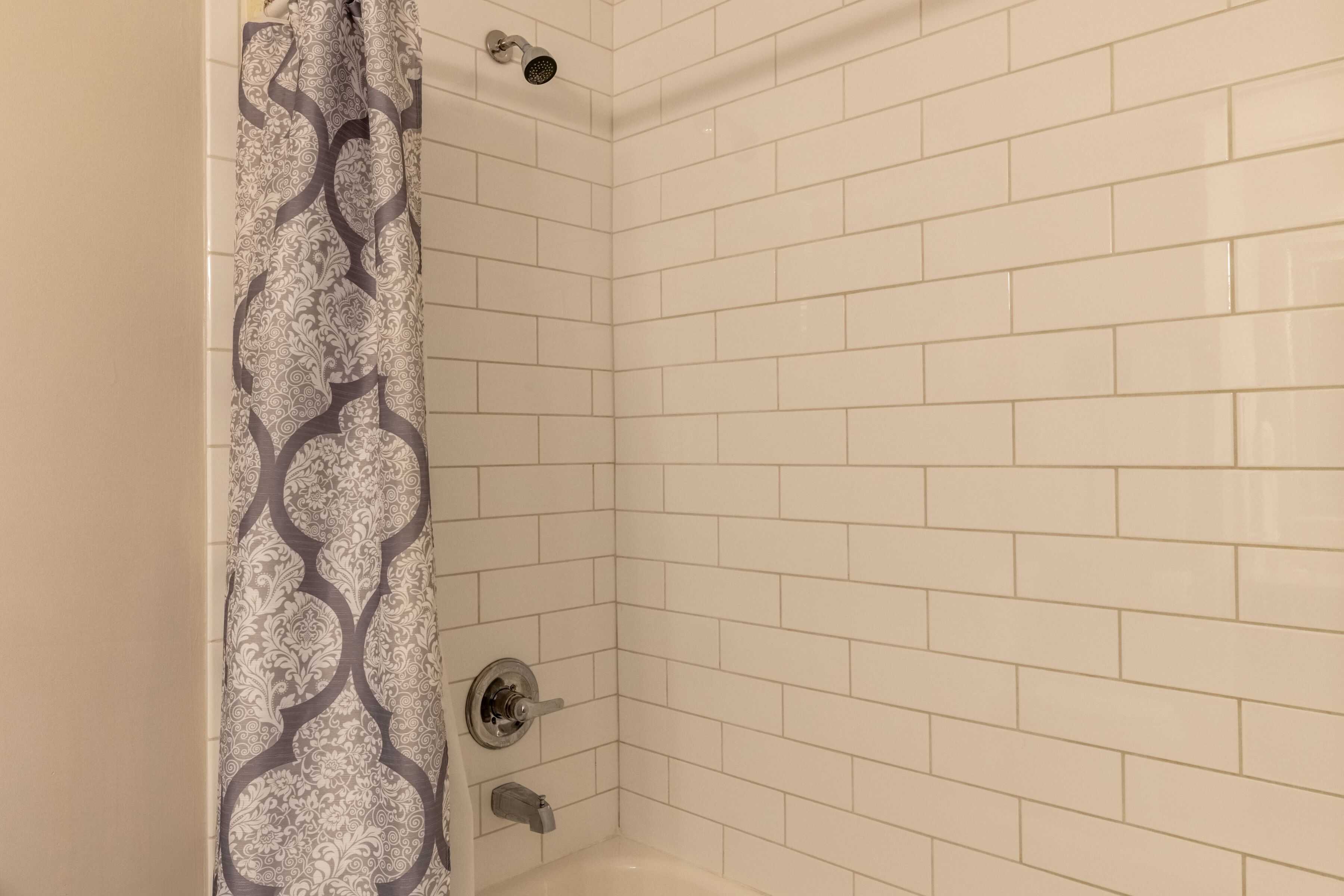 🌃Stylish & Comfy | 5⭐️Location, Views, Queen Beds🌌