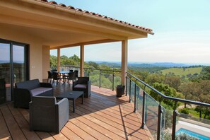 Outdoor dining - Maremuntagna luxury villa 16 pers sea view 7 bd heated pool 10 mi town/beach (Porto Vecchio)