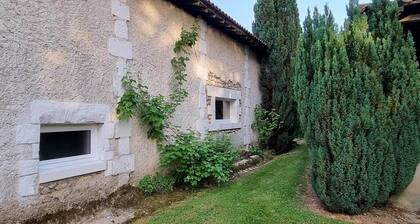 Gîte La Petite Clavelie - Ländliche Natur und nordisches Bad