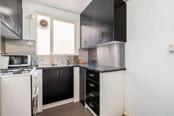 Fridge, microwave, oven, stovetop