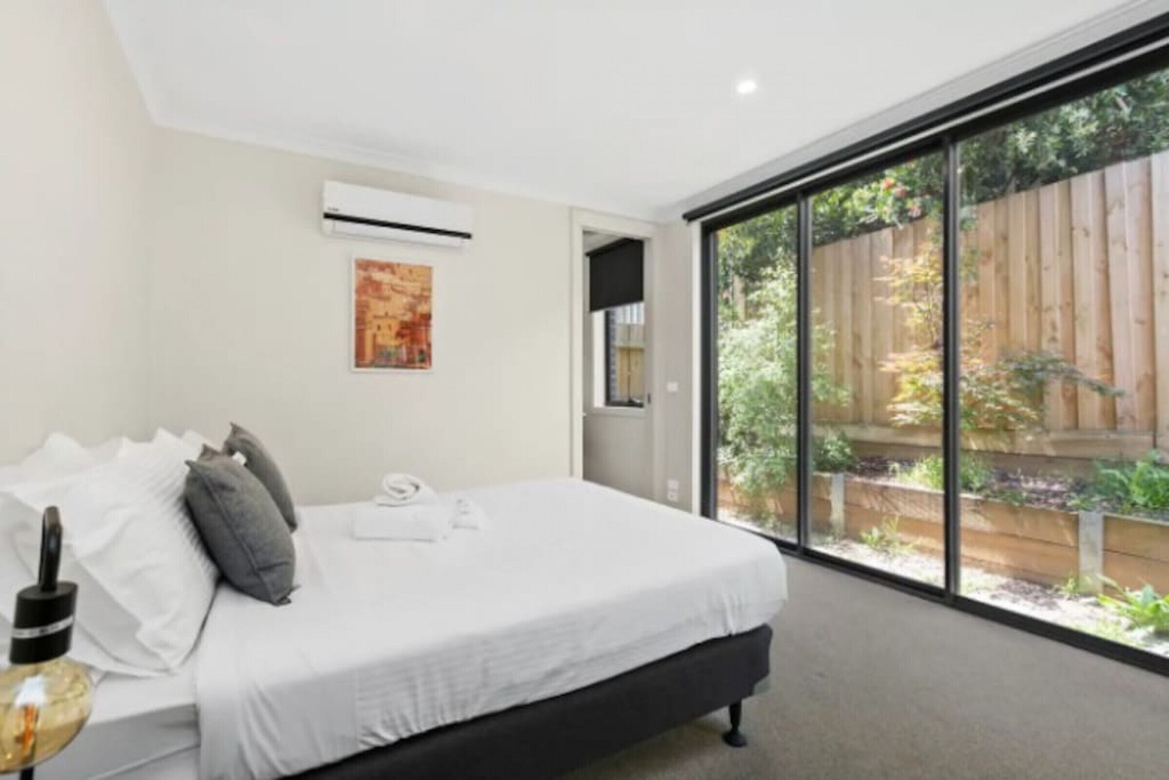 Domi Rentals - The Chadstone Townhouse