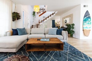 Smart TV, fireplace, ping pong, stereo - 3bd/2.5bath house+Ocean Views,Spa, Sauna,Fire Pit & Huge backyard (San Juan Capistrano)