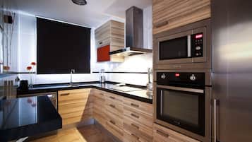 Fridge, microwave, oven, dishwasher