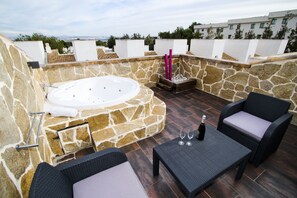 Bain à remous extérieur