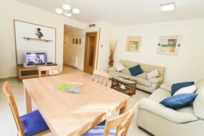 TV - TARRACO Apartment - Beach at 300m (Salou)