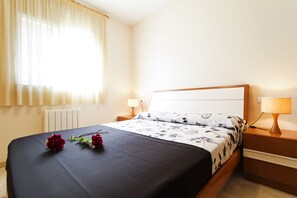 4 Schlafzimmer, Bügeleisen/Bügelbrett, kostenloses WLAN, Bettwäsche
