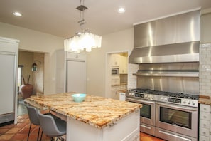 Fridge, cookware/dishes/utensils